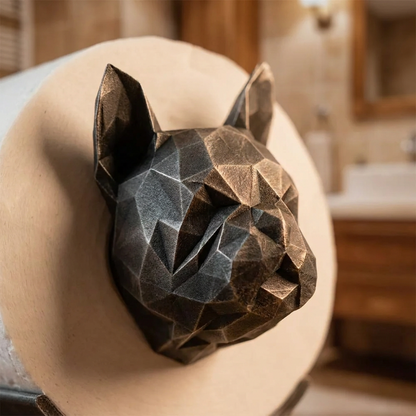 Nahaufnahme LachBulli Low-Poly Buldogkopf